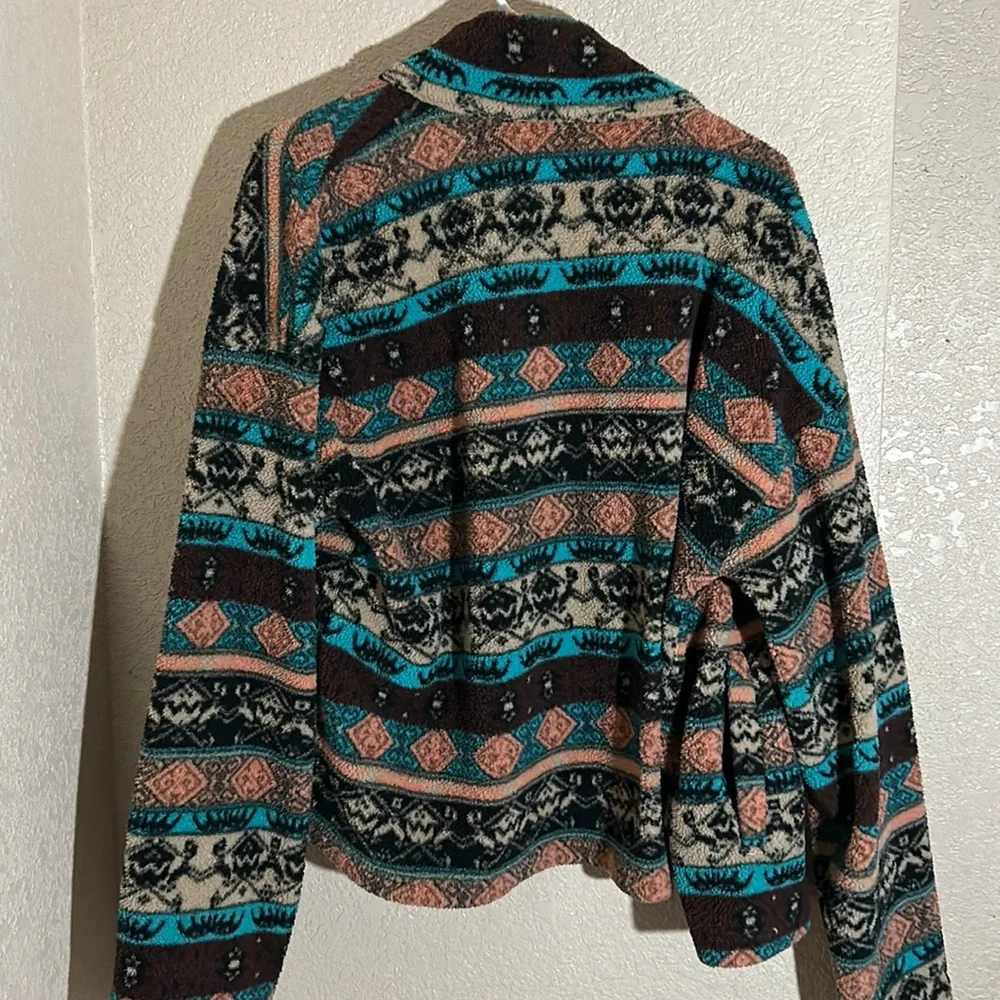 Shacket - Picture 2 of 3